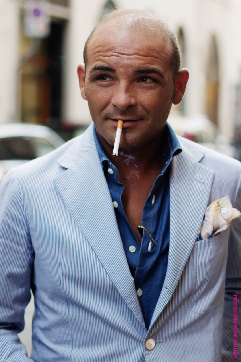 Salvatore Ambrosi con sigaretta in bocca def